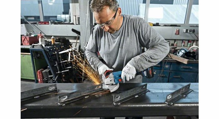 Bosch 06019H6000 - Meuleuse Angulaire Sans Fil GWS 18V-15 C C&G Chargeur Et Batterie Li-Ion Non Livrée, Capot De Protection, Poignée Vibration Control, écrou De Serrage Rapide - 06019H6000 3 Bosch 06019H6000 - Meuleuse Angulaire Sans Fil GWS 18V-15 C C&G Chargeur Et Batterie Li-Ion Non Livrée, Capot De Protection, Poignée Vibration Control, écrou De Serrage Rapide - 06019H6000 – Image 3